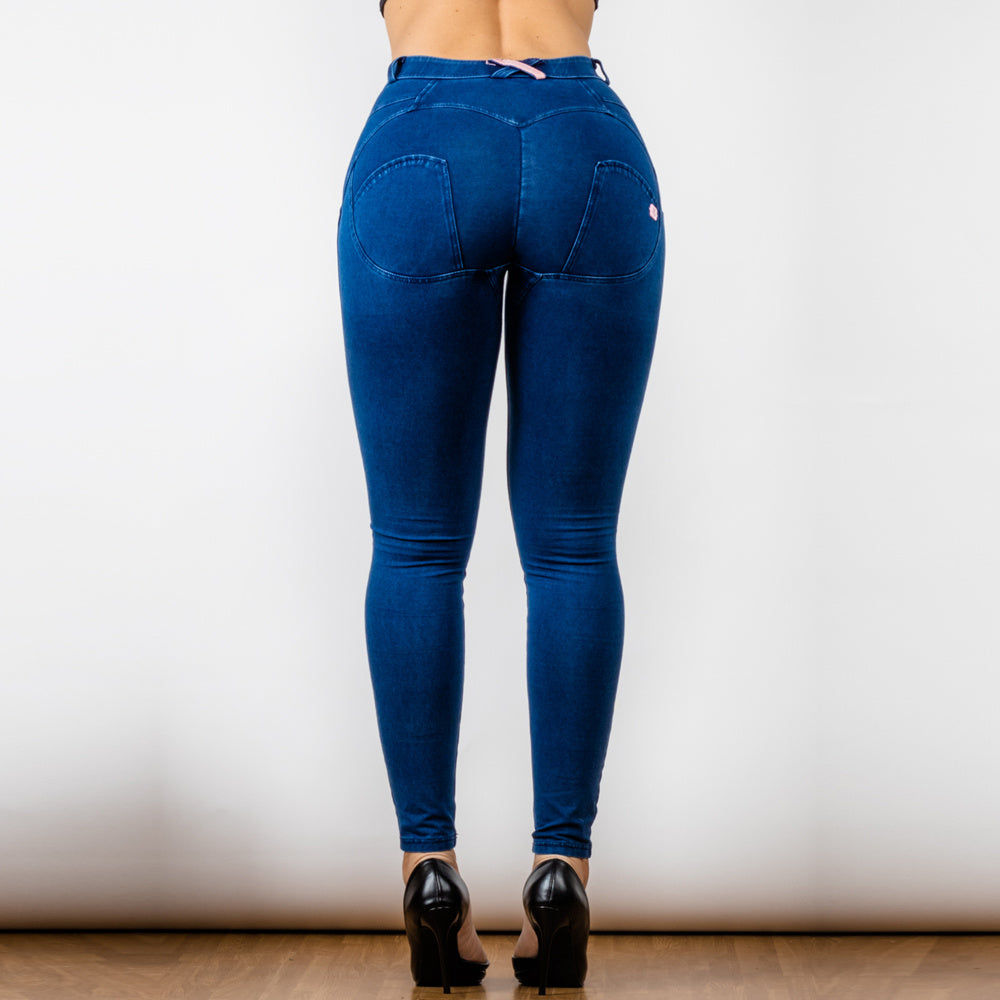 Push-up denim jeggings with booty-shaping effect by Shascullfites